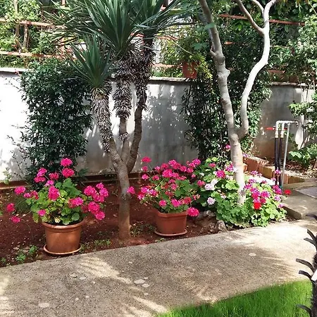 Apartment Sandra Rabac Exterior photo